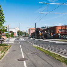 Jalankulku- ja pyöräilyväylä Insinöörinkadulla ennen Hervantakeskusta. Kuva Wille Nyyssönen.