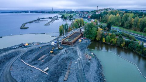 Tramway construction from Santalahti to Lentävänniemi is heading towards completion – new bridges are being built and loading berm dismantled in Näsisaari