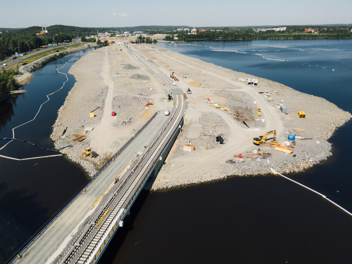 Ilmakuva Pölkkylänniemestä Rosenlewin sillalta Näsisaareen päin.